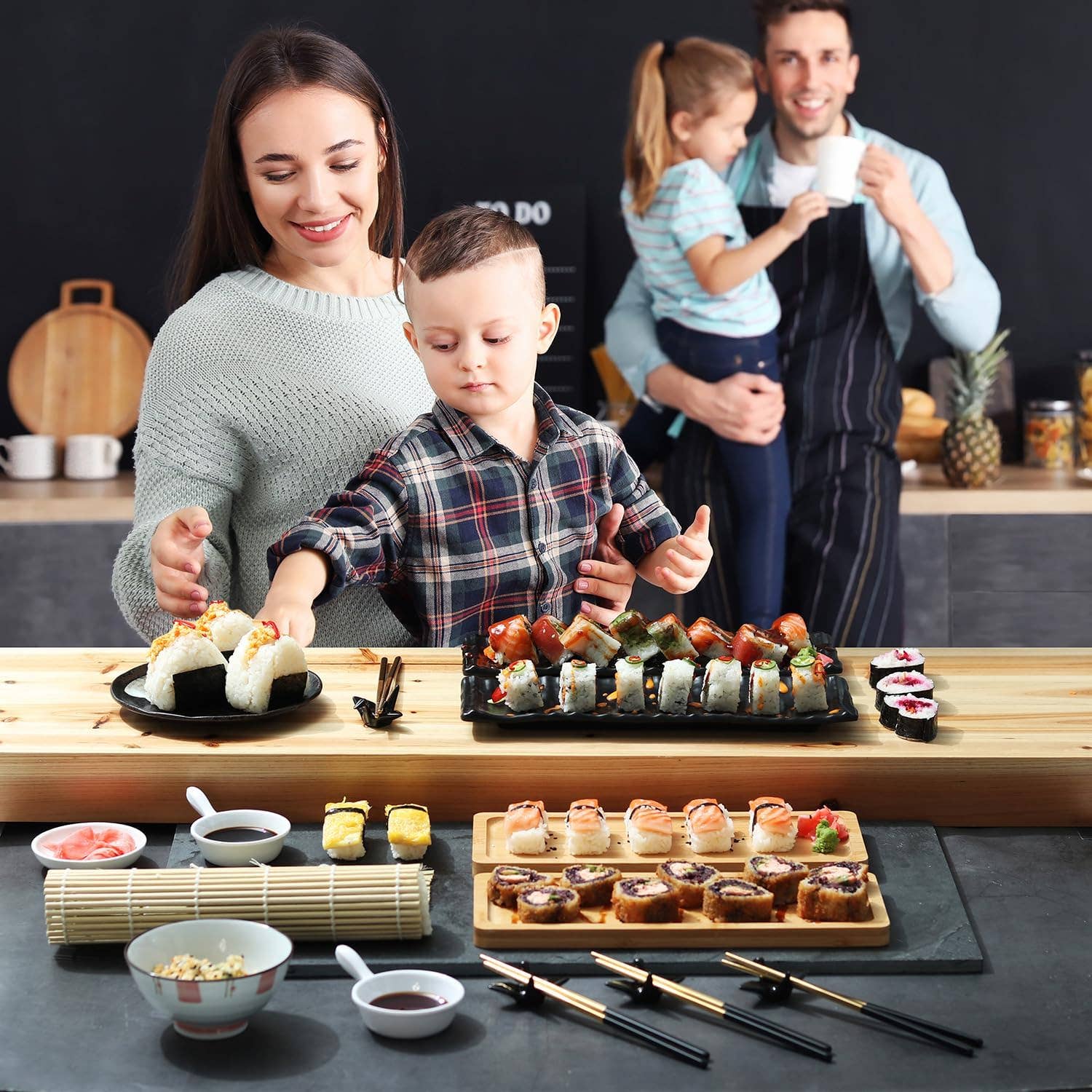 CraftZee - Vente Coffret de cuisine - Kit super deluxe de fabrication de sushi avec rouleau bazooka, cuiseur à riz, moules Onigiri, Nigiri & Musubi, tapis en bambou, couteau, guide et plus7