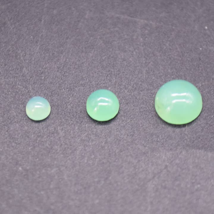 Cabochon rotondo in crisoprasio naturale di grado AA per la vendita all'ingrosso da parte di Oriental Direct Craft Supplies