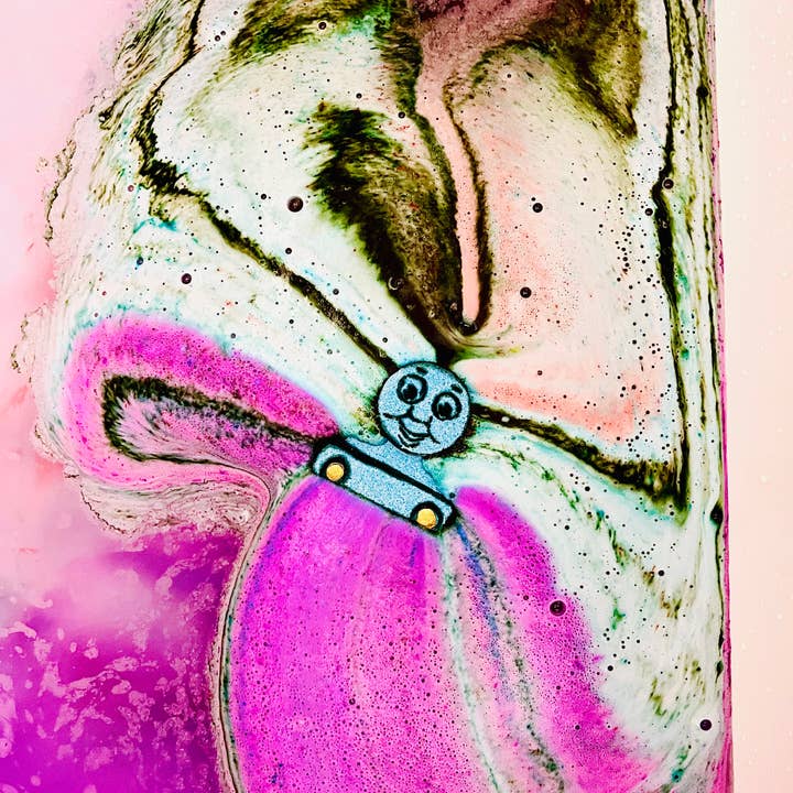 Unique creations soap company - Wholesale Bath bomb/fizz - THOMAS THE TANK ENGINE bath bomb2