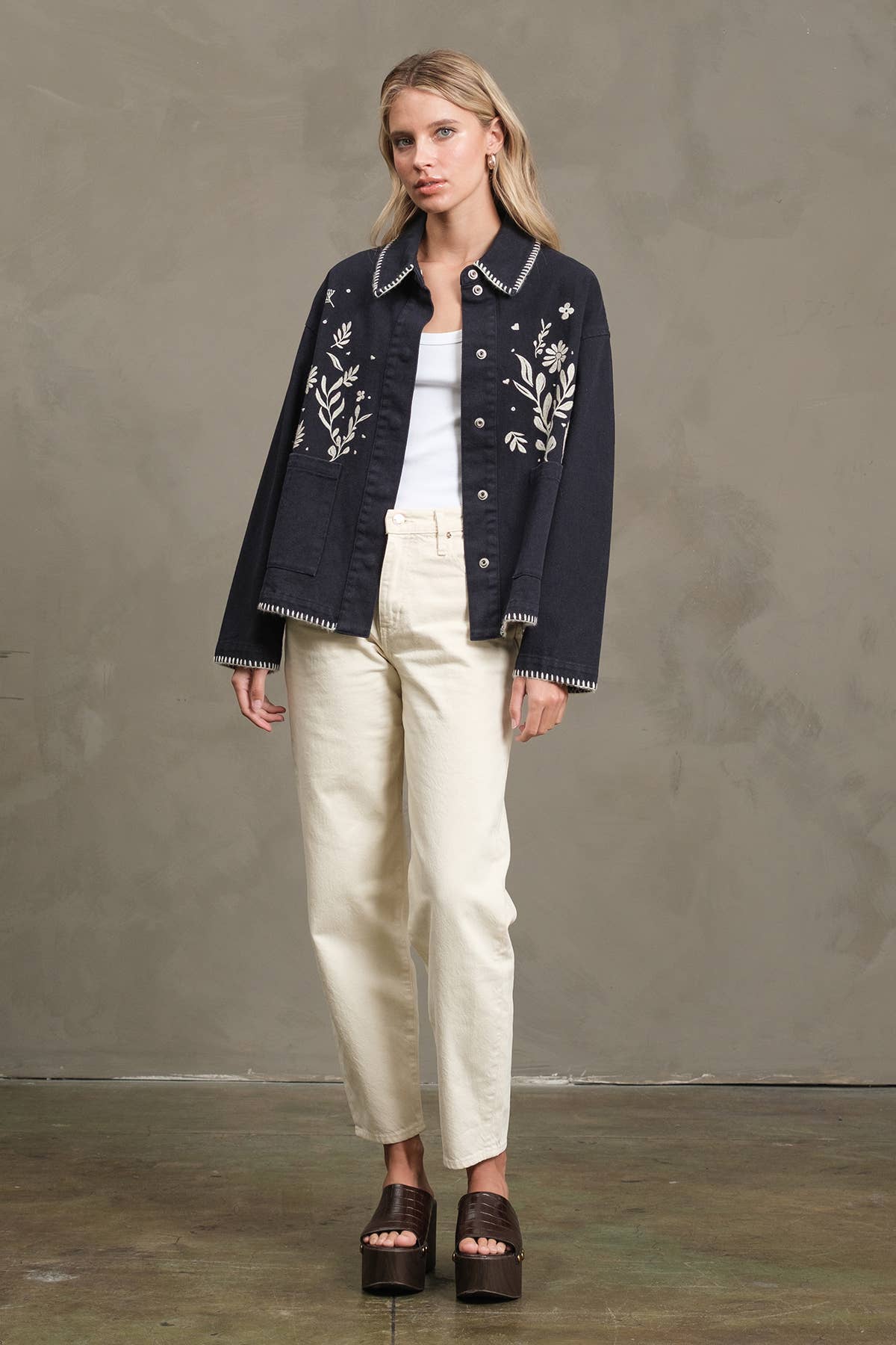 RAISONNEL - Wholesale Jacket - Women's - Embroidered Folk Jacket - RJ107511