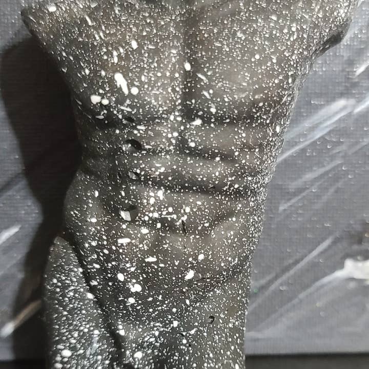 Statue masculine en ciment pour la vente par S Soy Waxmelts