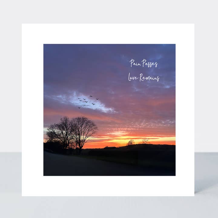Sunsets Love Remains Card for wholesale by Petimo