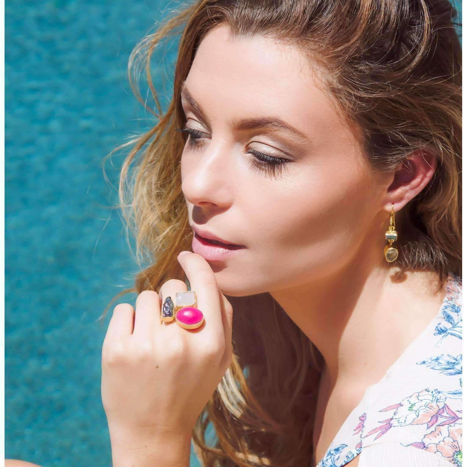 Sitara Collections - Vente Bague de cocktail/de cérémonie - Bague Tara Gold en laiton avec onyx, quartz et perle1