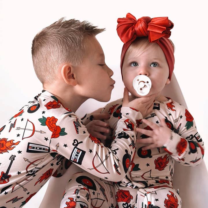 LOVE ON FIRE BAMBUSMARMELADE MIT REISSVERSCHLUSS für den Großhandel von Tyed ‘N Knots