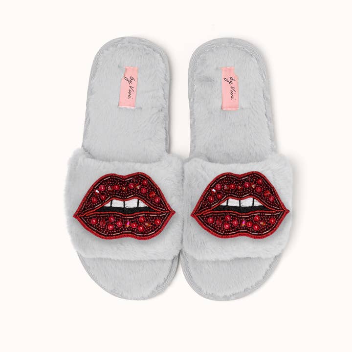 Par de broches para zapatillas: labios para venta al por mayor de by Vivi.