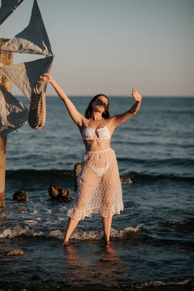 Fort the Label (previously Folk Fortune) - Venta al por mayor Bolsa de playa - Bolsa de red de crochet con cuentas de madera y asas de bambú7