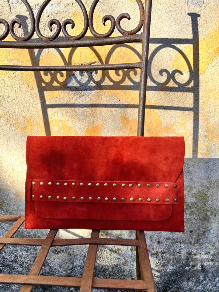 Clutch Mobay en cuir pour la vente par Maison Callaloo