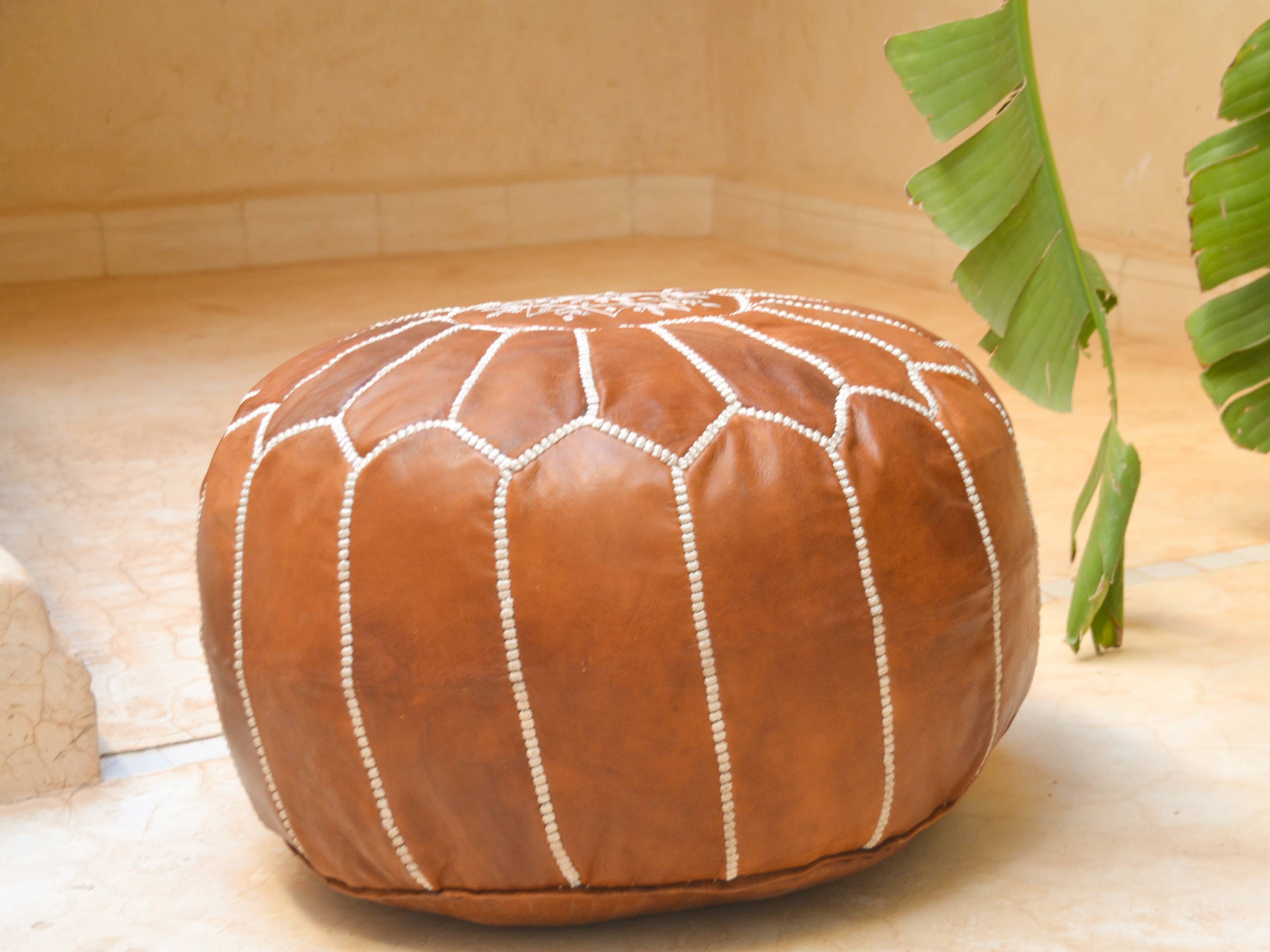 woolsouk ( We handle U.S. import procedures for you ) – Engroshandel Puf – læder puf-udstoppet-marokkansk puf-mørkebrun1