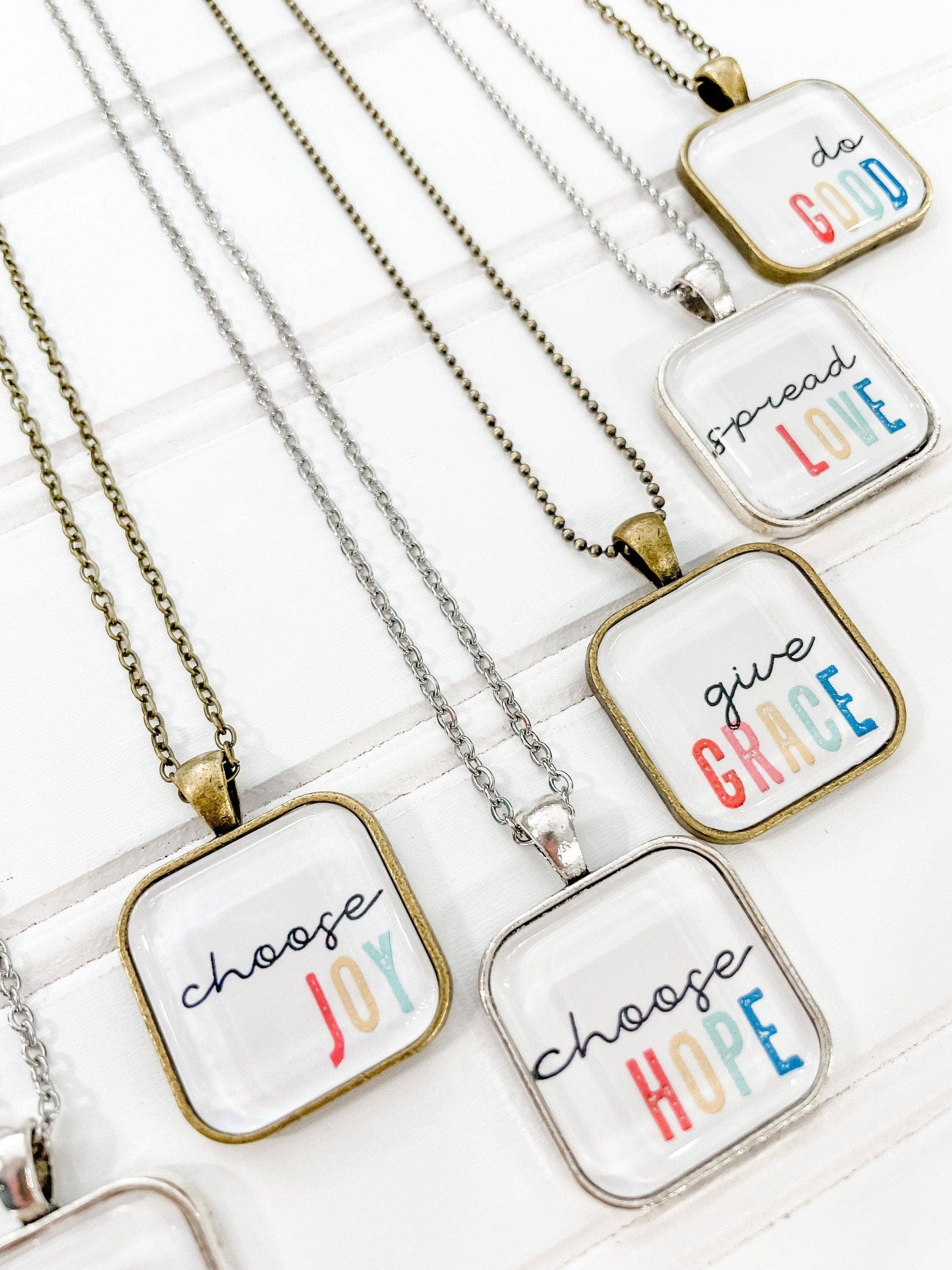 Hello Holly Shop - Wholesale Keychain - Women's - Give Grace Keychain6