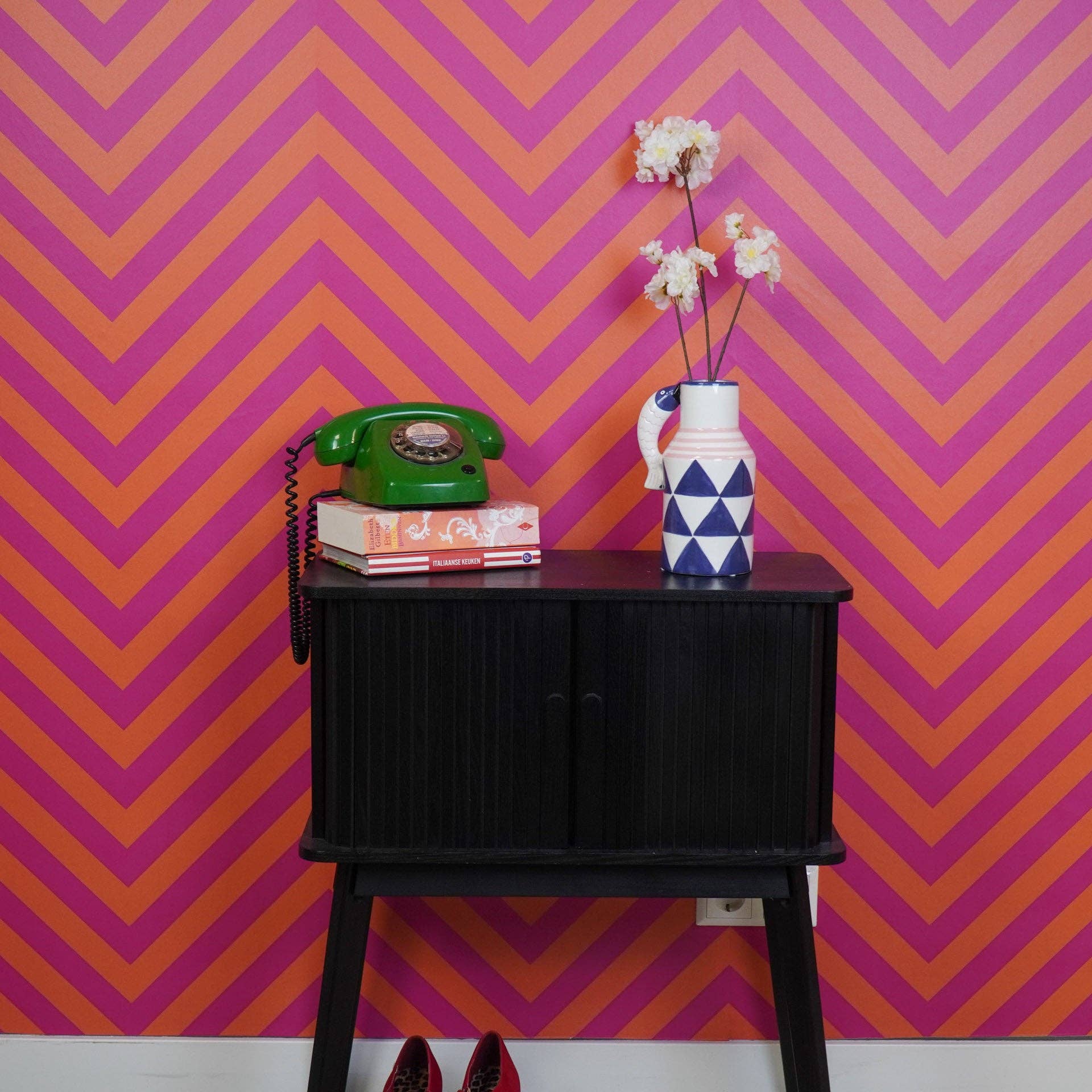 Housevitamin bv – wholesale Vas – Vas - kanna med fiskmotiv i blått, vitt och rosa - 14 x 11 x 21,5 cm1