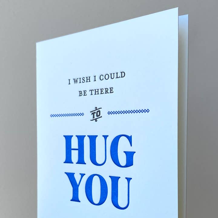 The Happy Envelope – Großhandel Liebeskarte – Hug You Letterpress-Karte