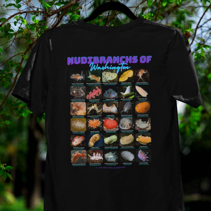 I LOVE NUDIS™ Nudibranchs of Washington Sort T-shirt med fotos og almindelige/videnskabelige navne for engroshandel hos I LOVE NUDIS