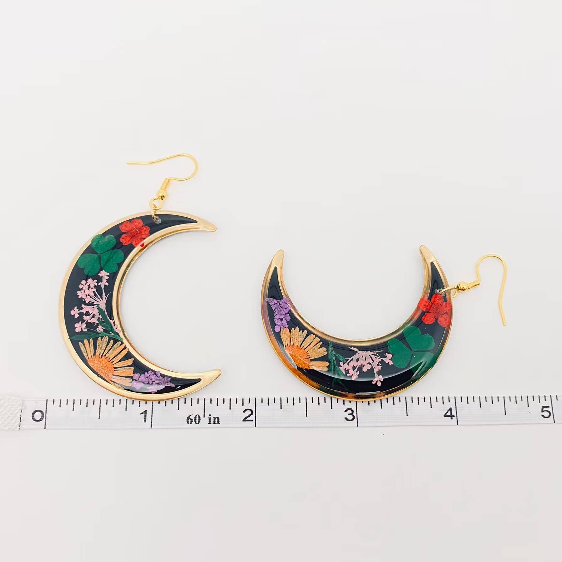 Mio Queena - Wholesale Dangle Earrings - Dried Flowers Floral Large Black Crescent Earrings -PDF/MS2