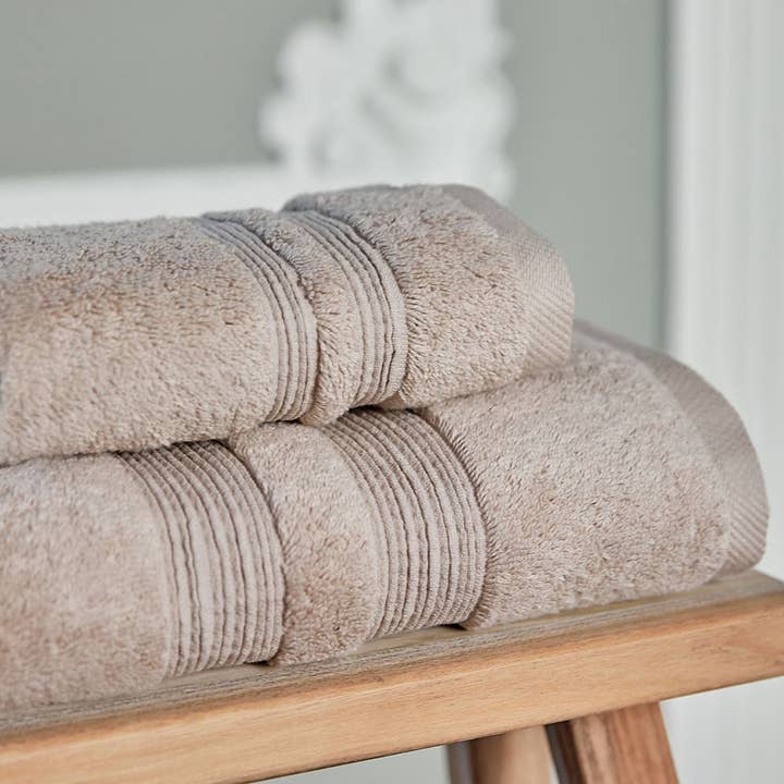 Beige Elegance for wholesale by Torres Novas