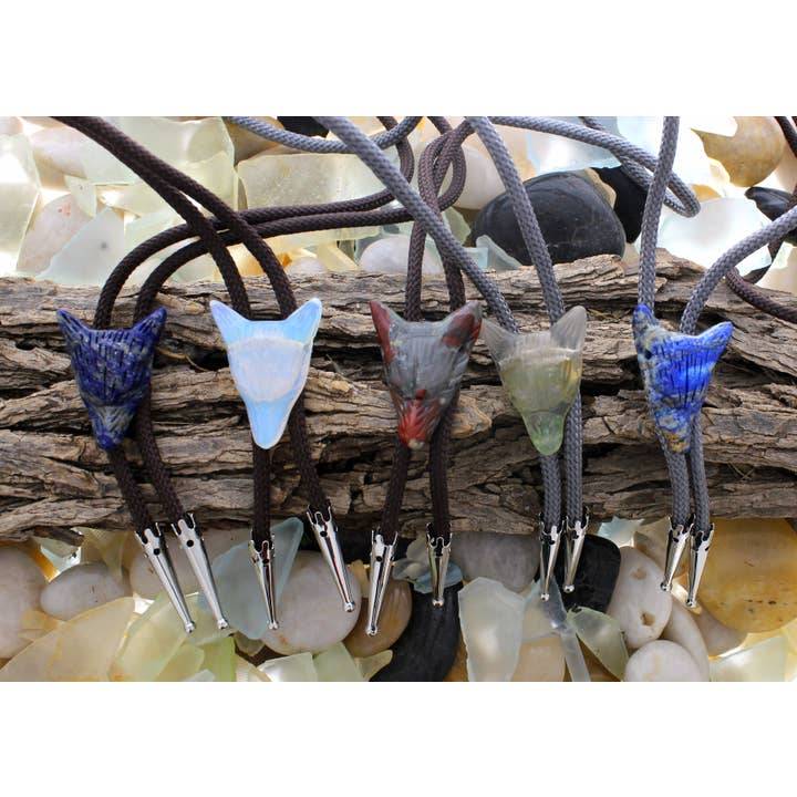 Cravate Bolo en forme de tête de renard, sodalite, pierre de lune, opaline minérale, thé pour la vente par HHH Designs