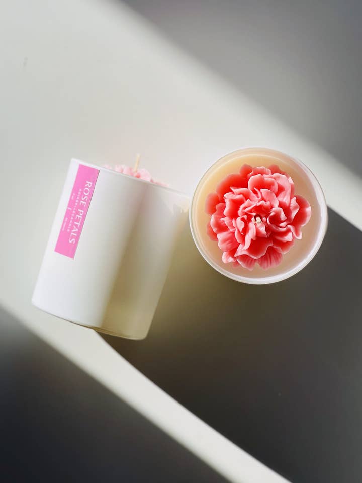 Rose Petals for wholesale by Sois Belle candle