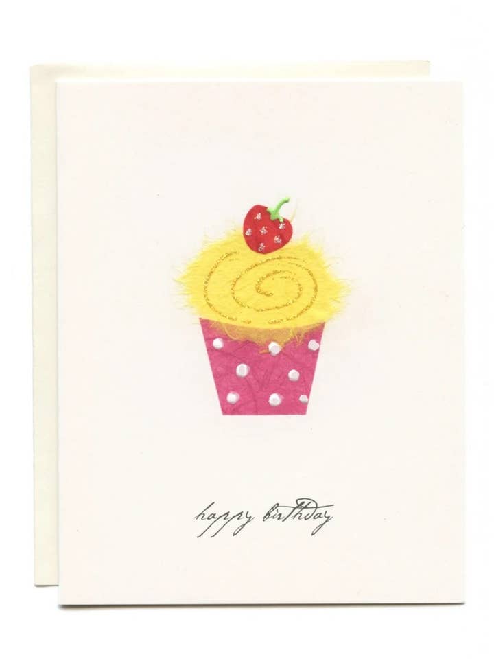 Cupcake jaune « Joyeux Anniversaire » pour la vente par FLAUNT HANDMADE CORRESPONDENCES