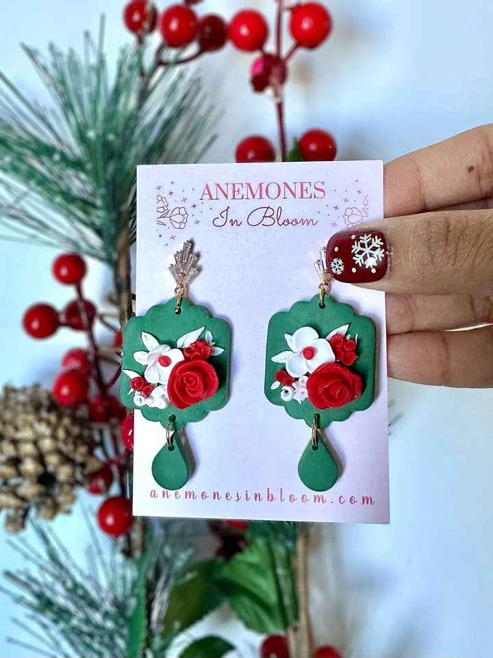 Ohrringe mit Blumenrahmen für den Großhandel von Anemones In Bloom