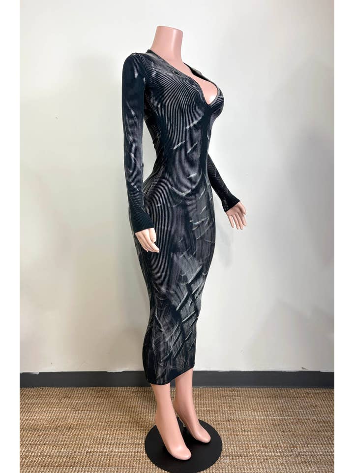 Nero Acido ABITO MIDI A MANICHE LUNGHE CON SCOLLO A V LAVATO A MANO CON OLIO in vendita all'ingrosso su Faire2