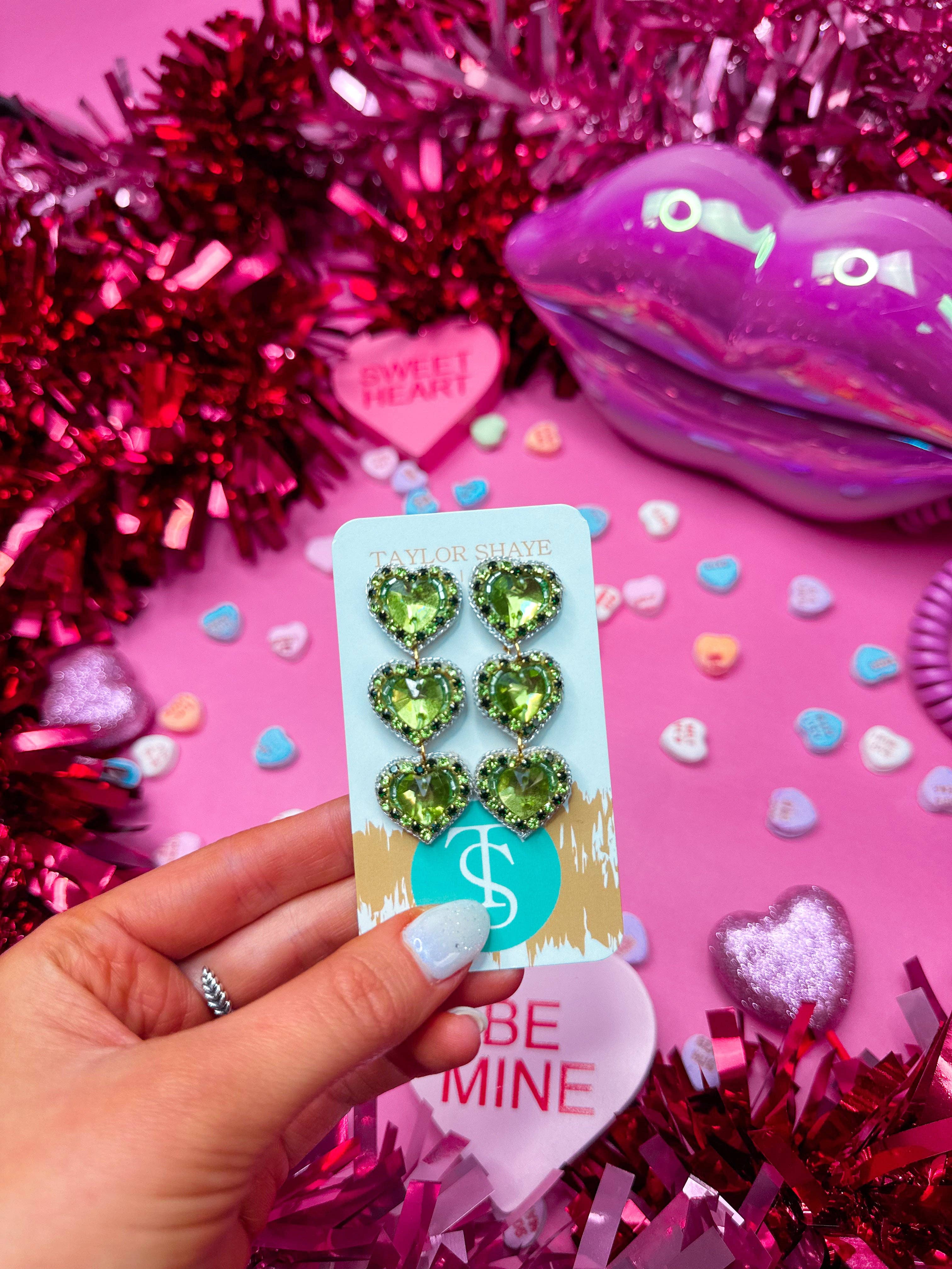 Taylor Shaye Designs - Vente Boucles d'oreilles pendantes - Coeurs à trois perles Rosaline1