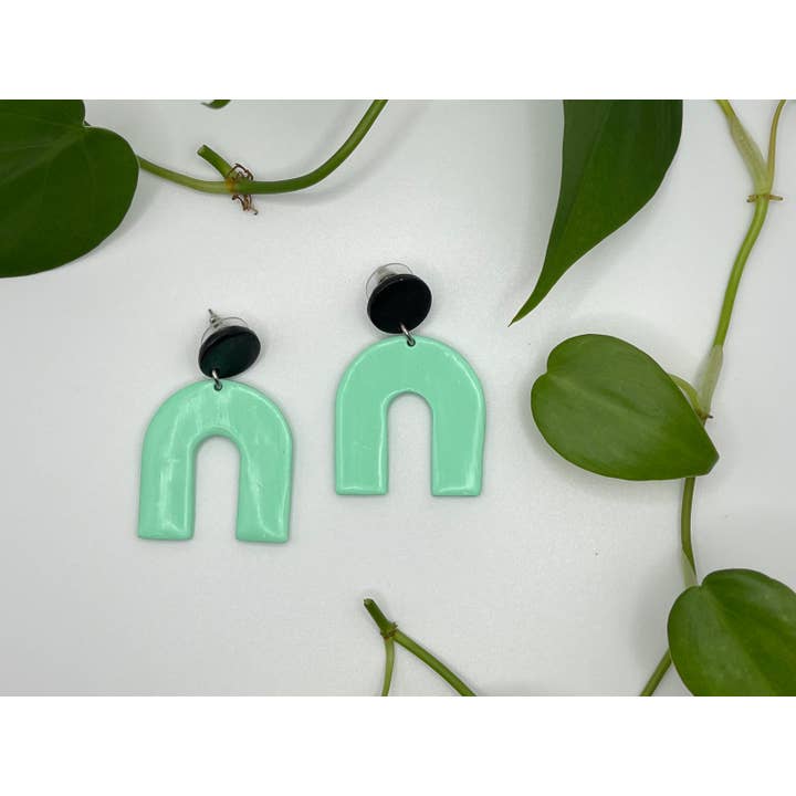 Arch Clay Örhängen, Mintgröna örhängen - Allergivänliga för wholesale av The Clay Arches