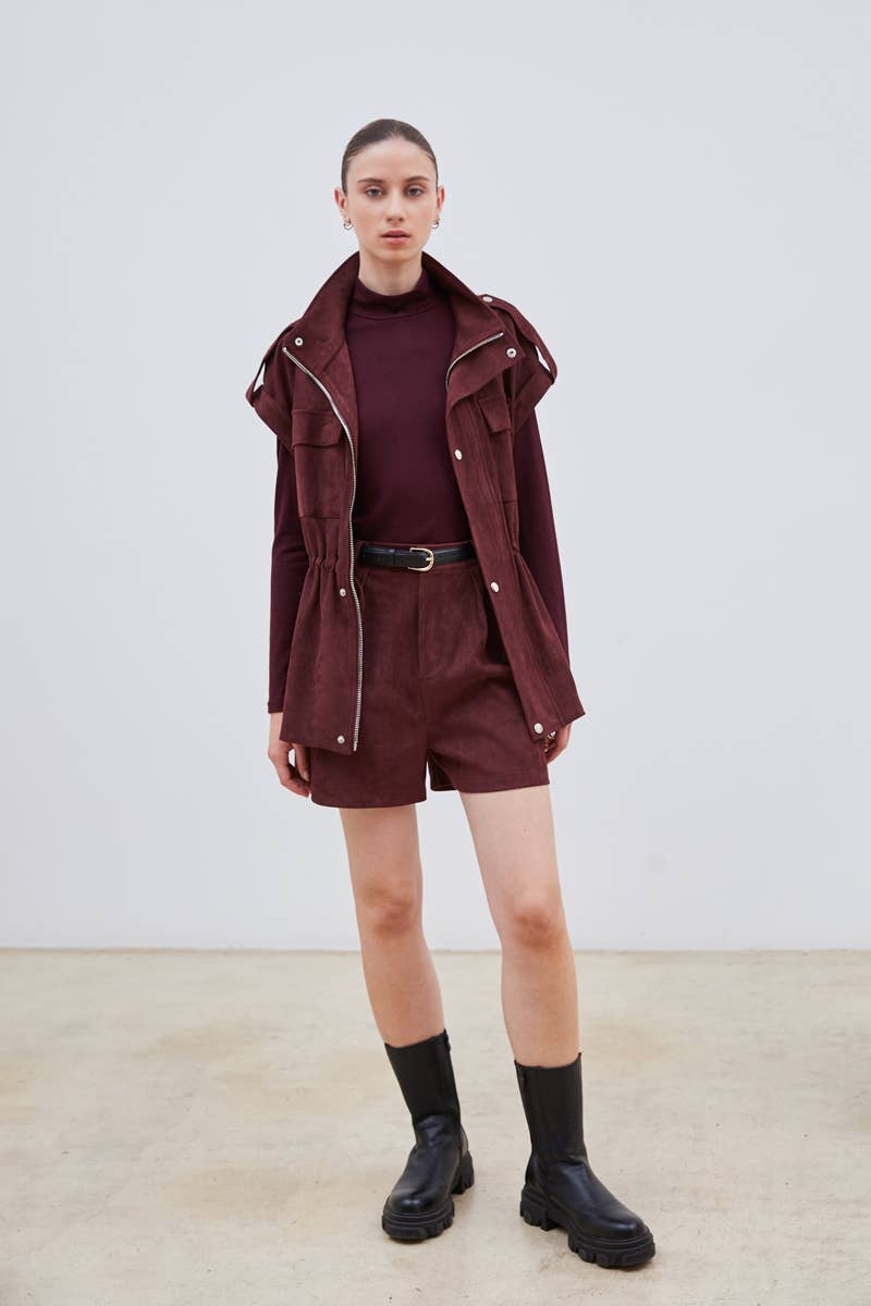 ELLI WHITE – wholesale Väst - Dam – Ärmlös safariväst i mockaimitation7