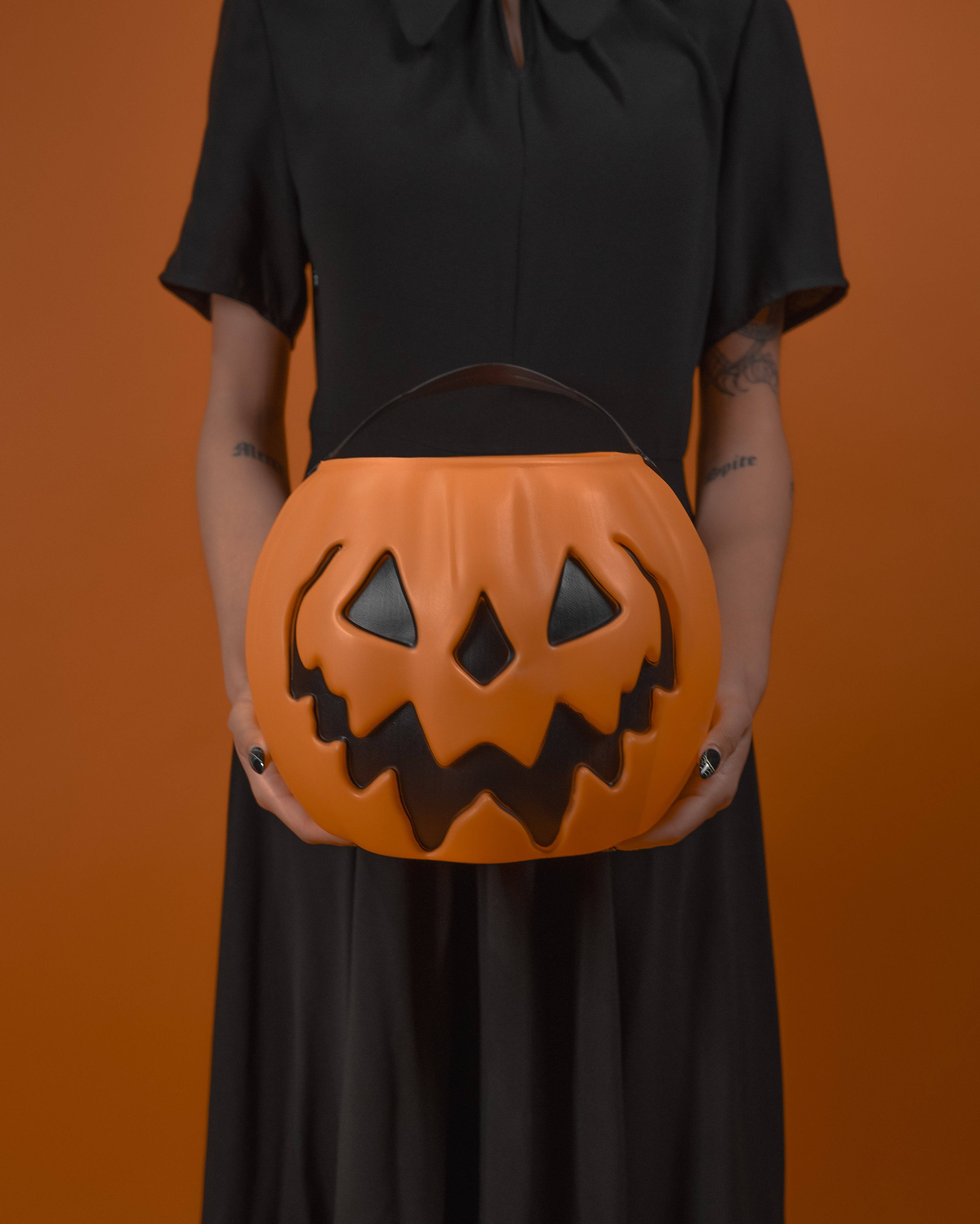 Lively Ghosts – wholesale Bucket/pail – Orange Haunted Hallows Pumpkin Pail10