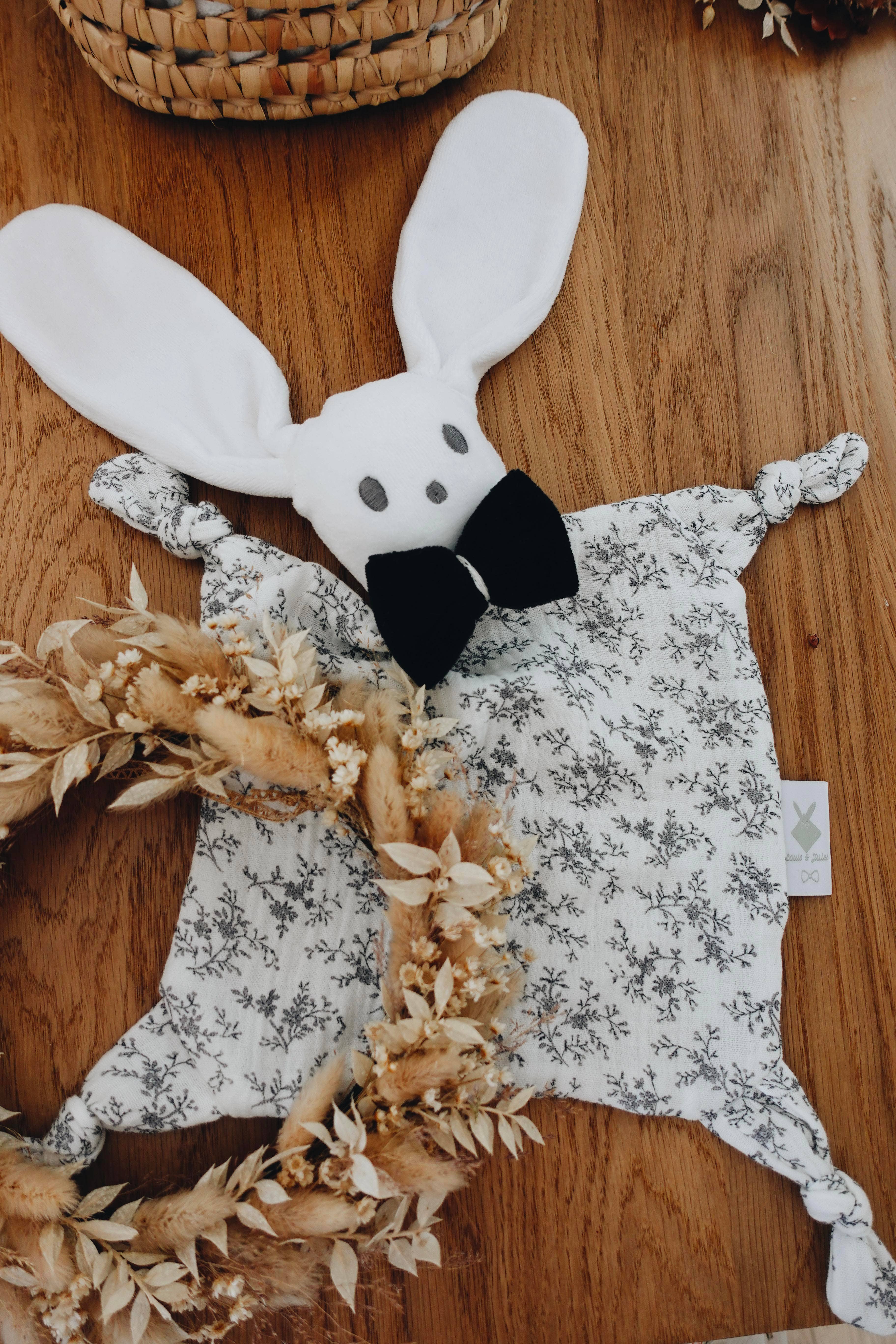 Louis & Jules Stambouli Conseil - Vendita all'ingrosso Peluche - Bambini e neonati - Doudou Chiffon Margot Gris12