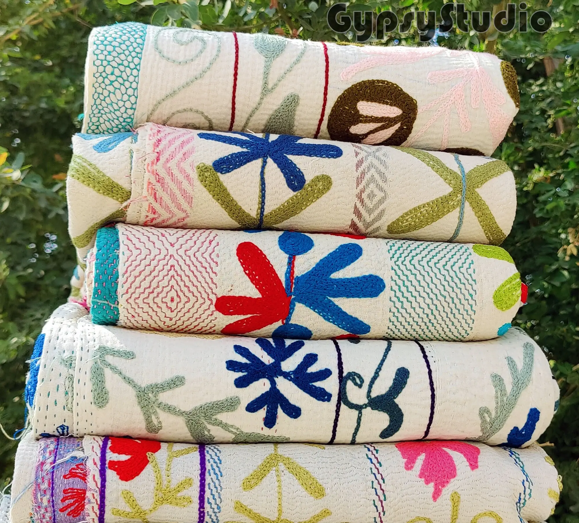 Bhawana Handicrafts - Wholesale Quilt - 5 Piece Lot, White Suzani Bed Spread Tapestry Colorful Quilt2