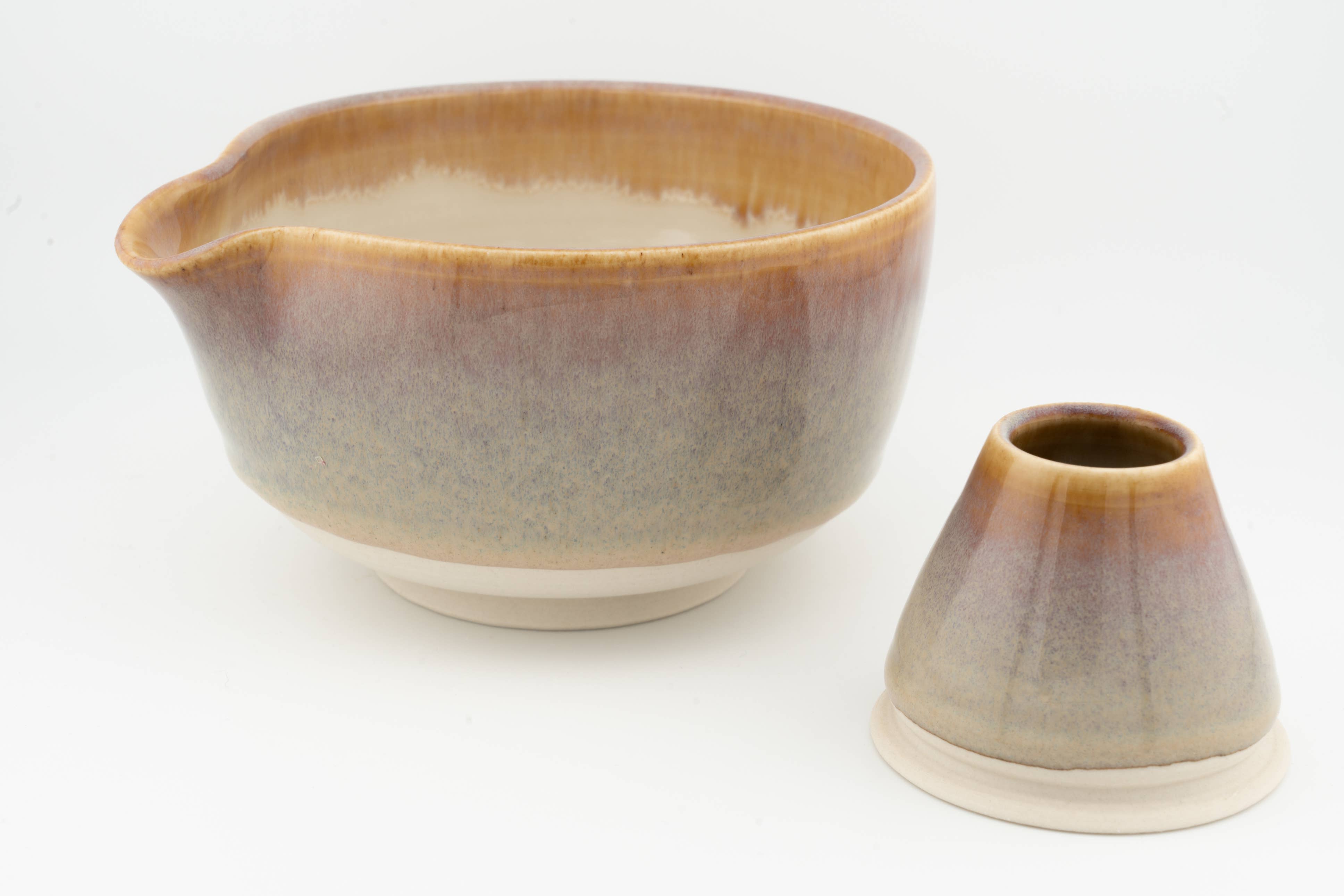Swan City Ceramics – Engroshandel Tesæt – Matcha-skål med pisker-holder, håndlavet keramik, chawan1