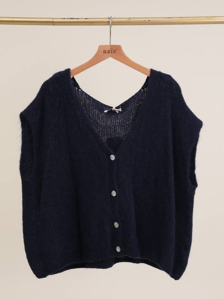 NAÏS PARIS - Wholesale Cardigan - Women's - SLEEVELESS V-NECK BUTTONED CARDIGAN IN BABY ALPACA