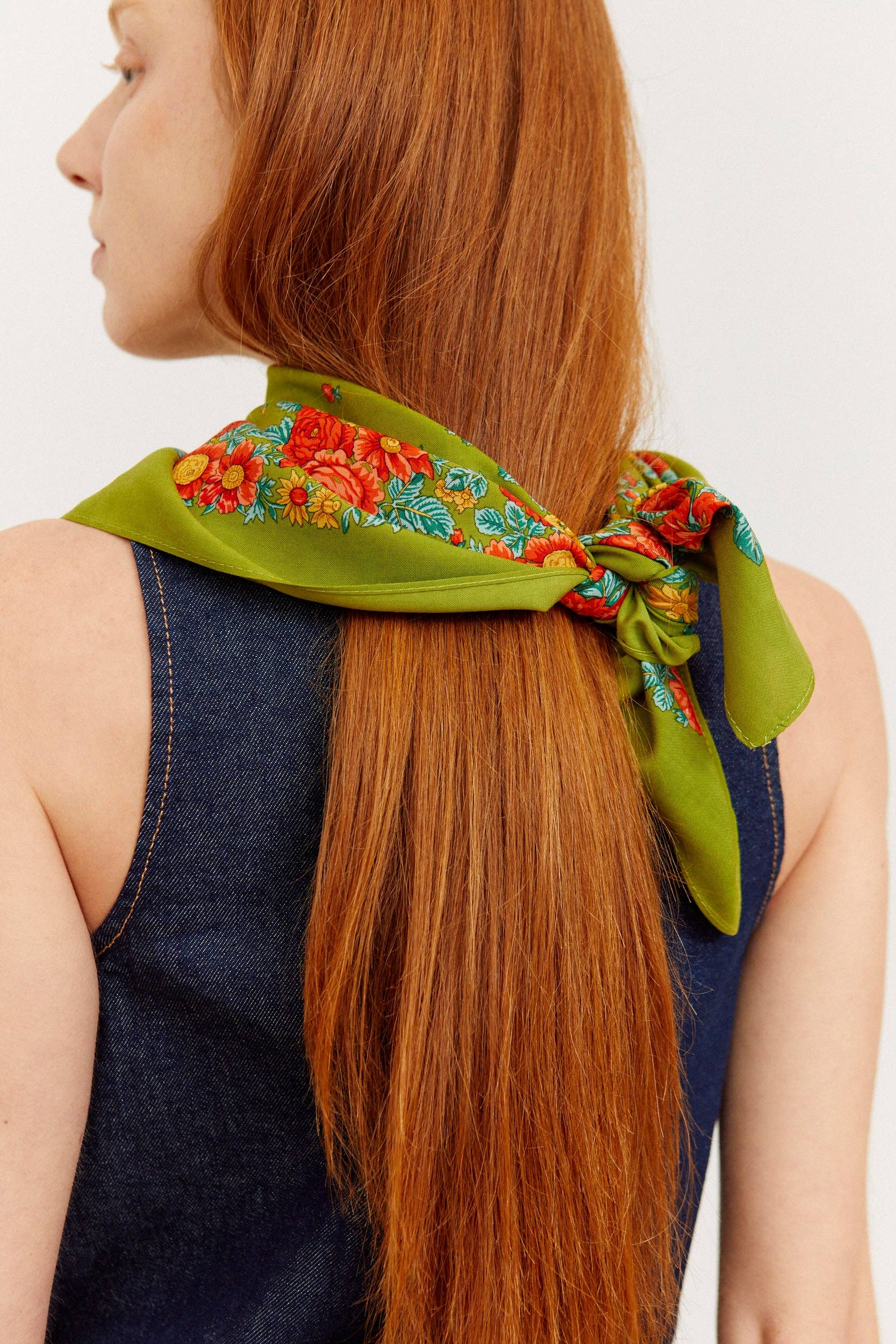 Eturel Madrid - Wholesale Scarf - Women's - Portuguese scarf with olive green flowers1