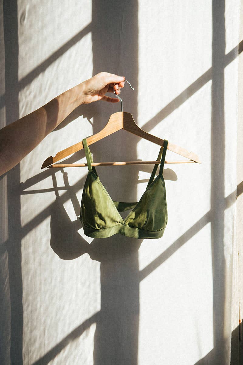 LĒF Lingerie - Vente Brassière – femme - Soutien-gorge Milk vert à coupe triangle et sportive1