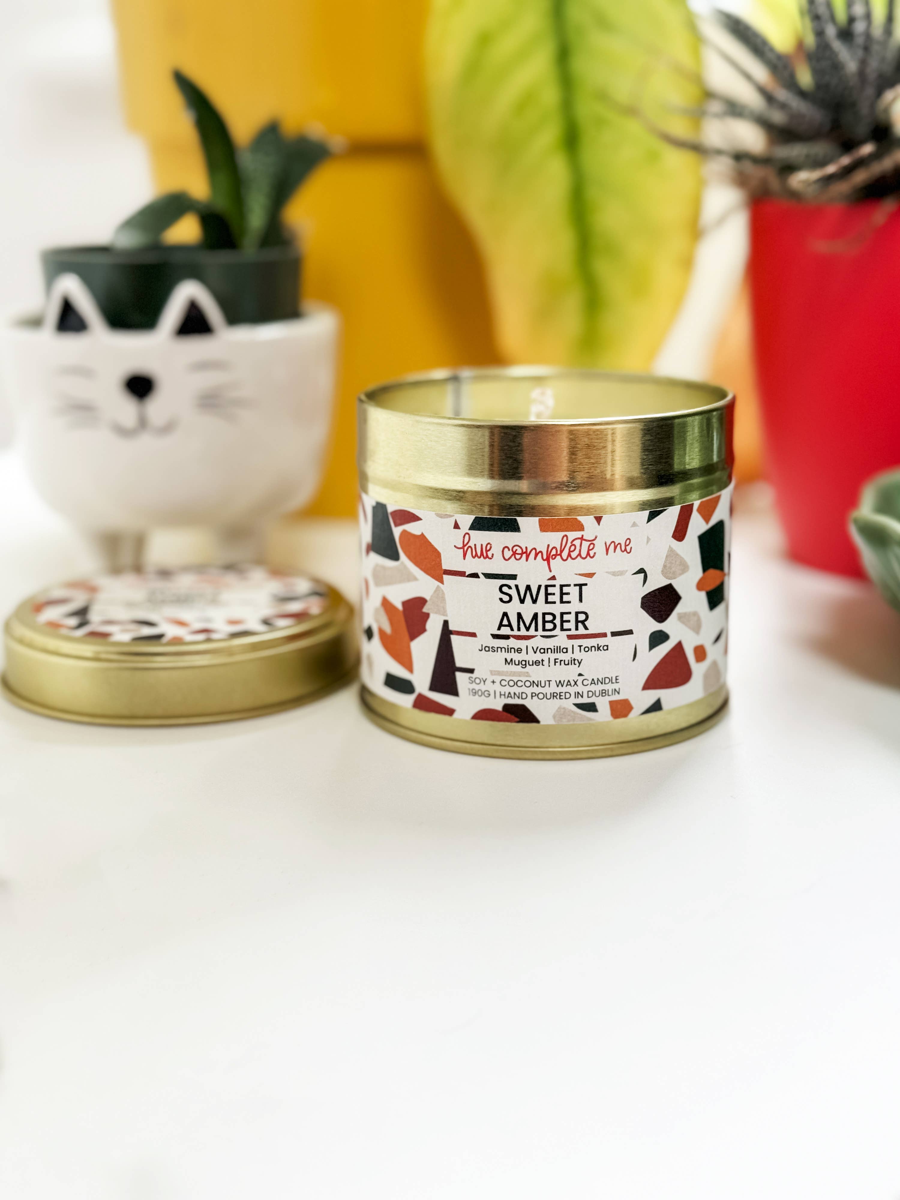 Hue Complete Me – wholesale Reseljus – Sweet Amber doftljus1