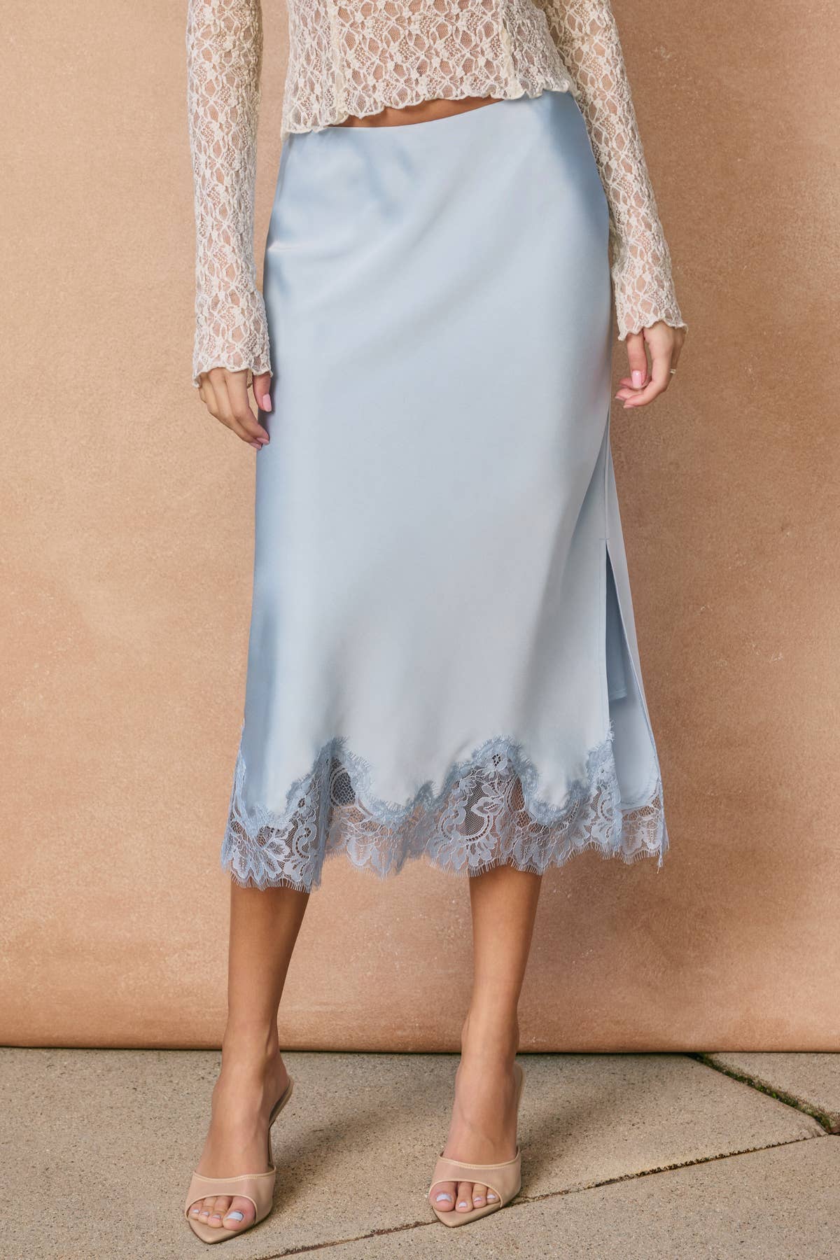 Dress Forum - Vente Jupe – femme - Jupe crayon en satin terne avec ourlet en dentelle (1)19