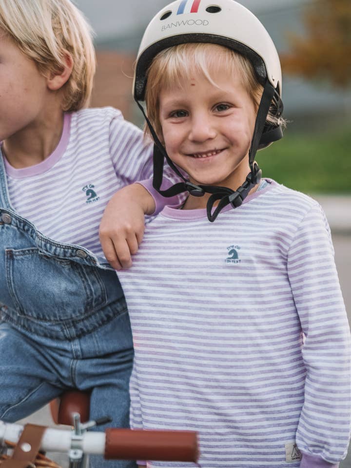 T-shirt rayé Lila pour enfants pour la vente par Tipi Tent