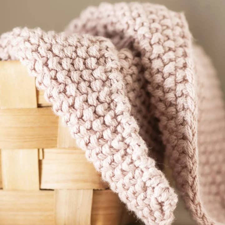 Neulottu Tiskirätti - 25 x 25 cm for wholesale by Lempi Lifestyle