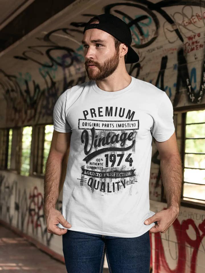 ULTRABASIC - T-shirt graphique pour anniversaire 1974 Aged to Perfection pour homme pour la vente par ULTRABASIC