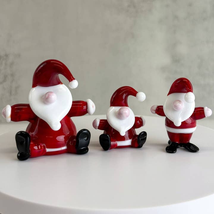 Murano Glass Santa Figurines, Made in Italy for wholesale by Via Graceffo