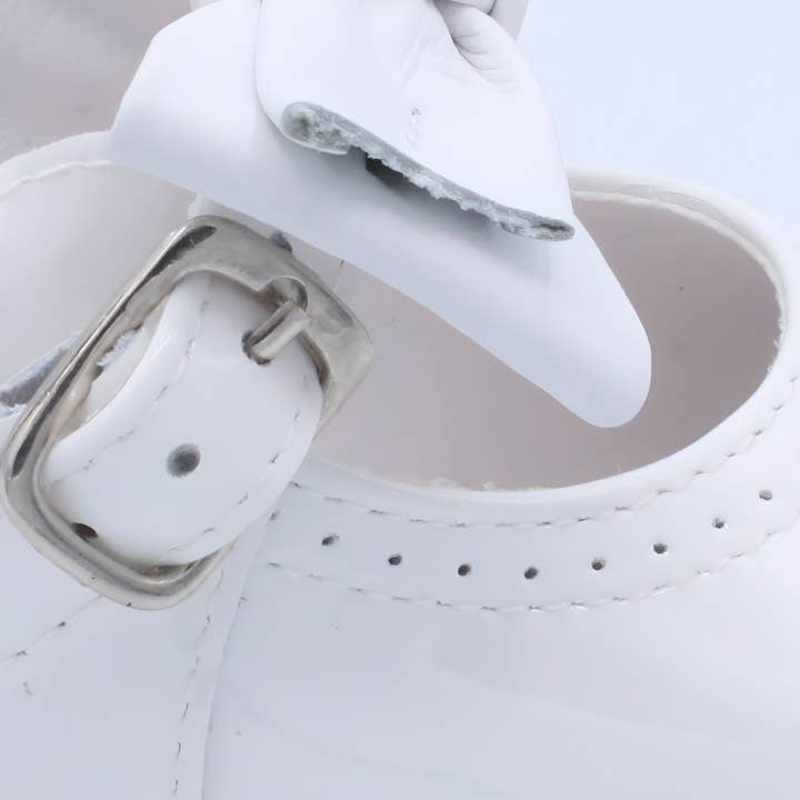 Borboleta – wholesale Dress shoes – Kids – Girls Patent Bar Shoes with Removable Knotted Bow14