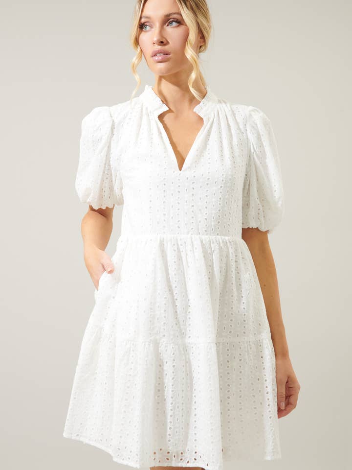 Mini abito Jacey Babydoll con occhielli per la vendita all'ingrosso da parte di Sugarlips