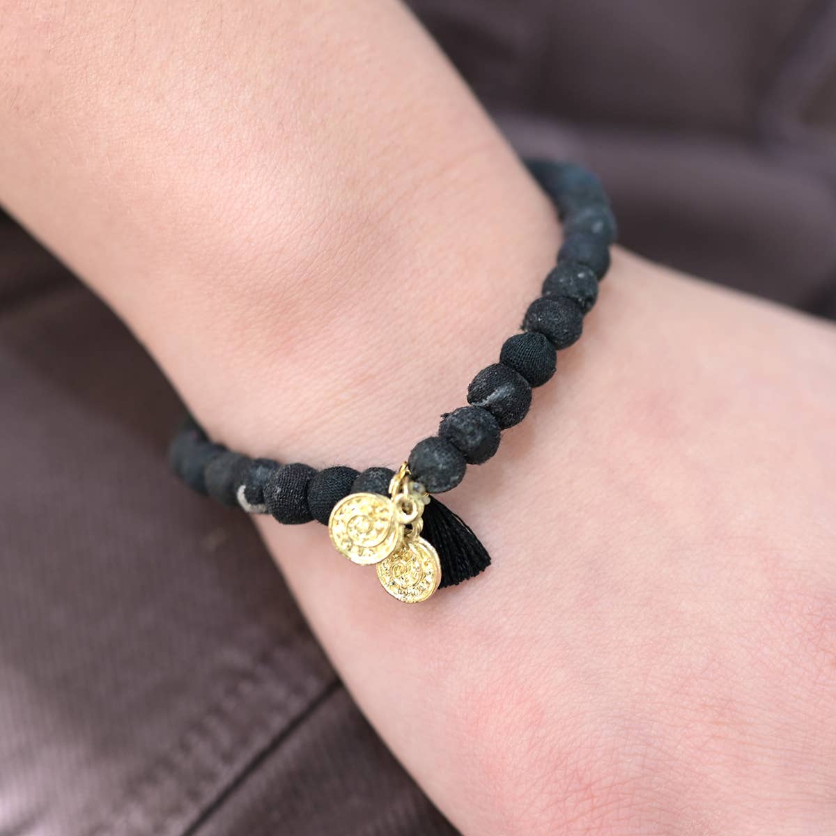 WorldFinds – wholesale Berlockarmband – Styrka • Kantha-anslutningsarmband2