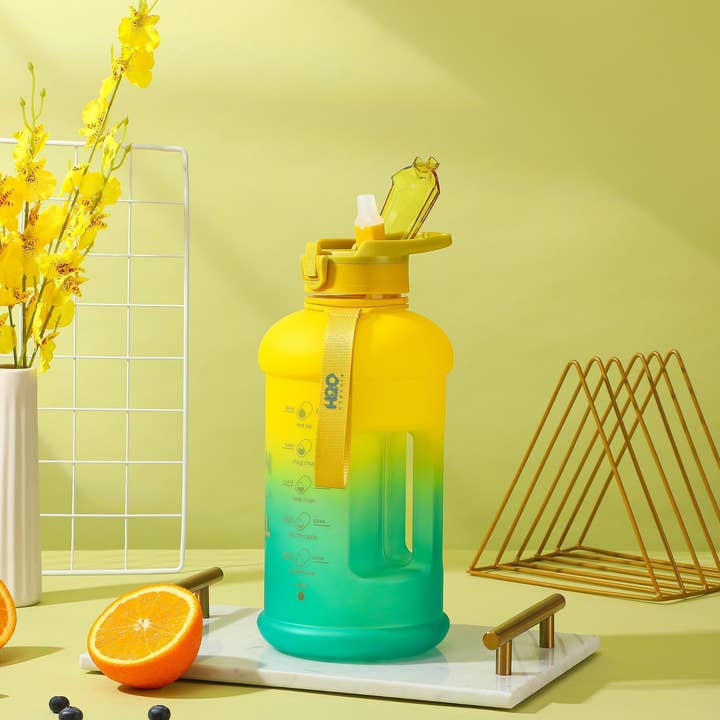 H2O Capsule - Vendita all'ingrosso Borracce - Fresh Avocado - Bottiglia d'acqua INSPO in capsule H2O da mezzo gallone con indicatore orario e cannuccia