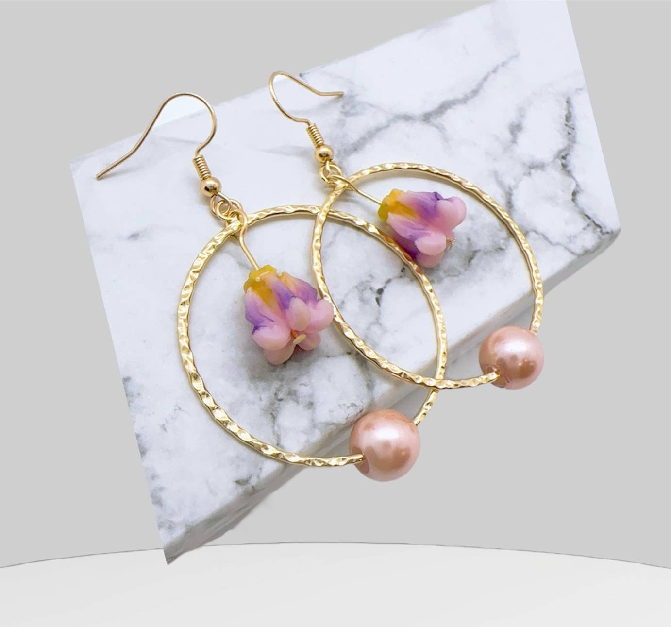 Anela's Jewelry – wholesale Hängande örhängen – Kronblommaörhänge2