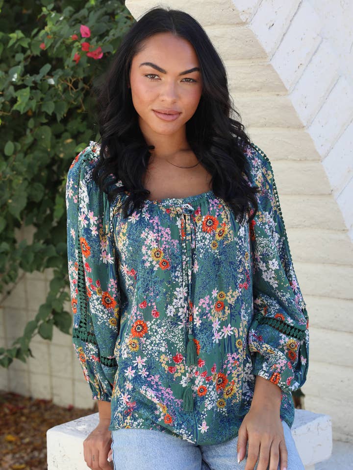 Nostalgia - Wholesale Blouse - Women's - E2U91-A625 BLOUSE WITH LACE INSETS ON SLEEVES