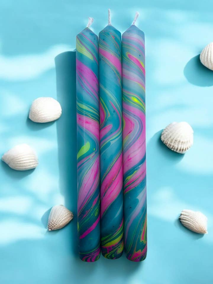 MER DE NÉON - MARBRÉ pour la vente par The Colour Emporium