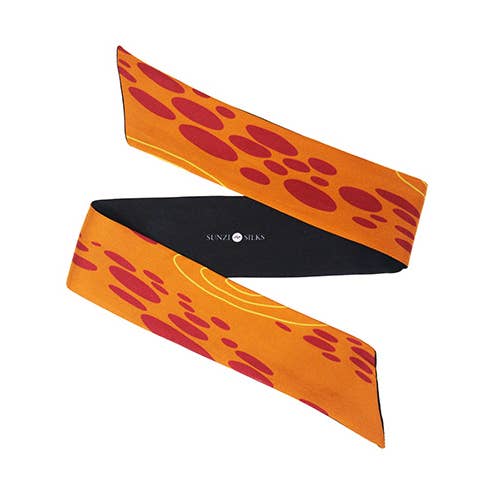 Écharpe Twilly Orange Star Dreaming - Sergé de soie pour la vente par Sunzi