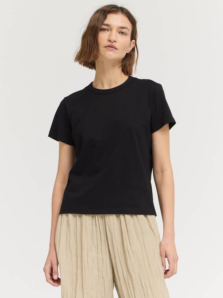 42281 - STANDAARD PASVORM KATOENEN T-SHIRT voor wholesale door Grade & Gather