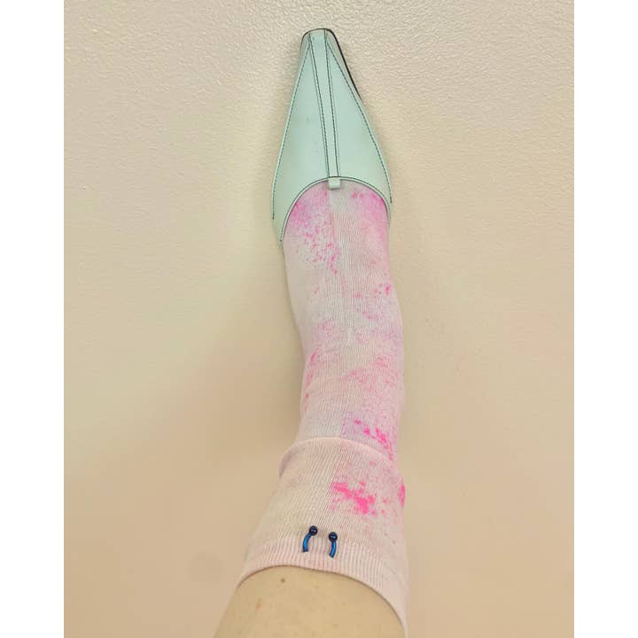 Pinke Jawbreaker-Socken mit Piercing für den Großhandel von Shop Journal Vintage