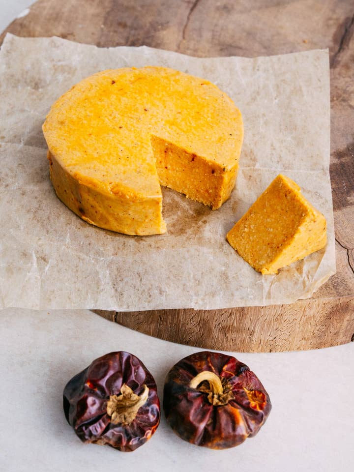 NESSUN FORMAGGIO ÑORA HORECA per la vendita all'ingrosso da parte di GOURMET VEGAN S.L